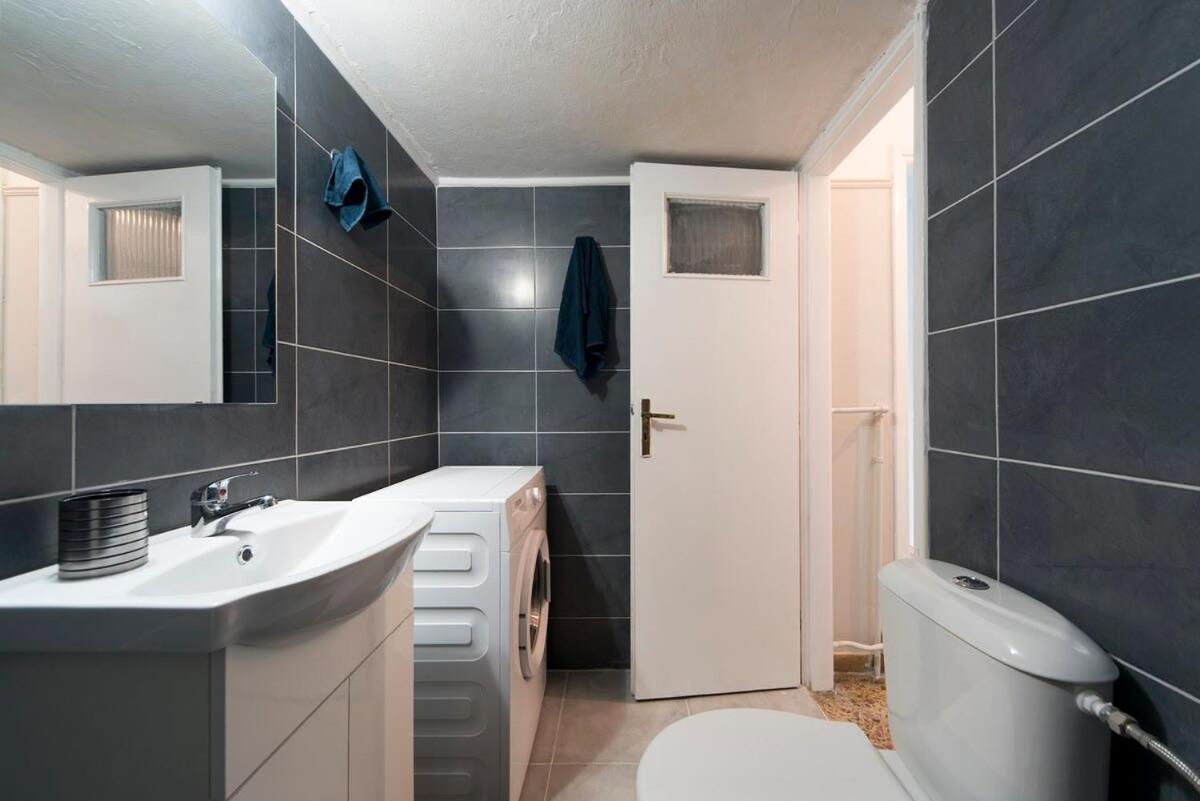 Central Apartment 3' To Metaksourgio Metro Station Ateny Zewnętrze zdjęcie